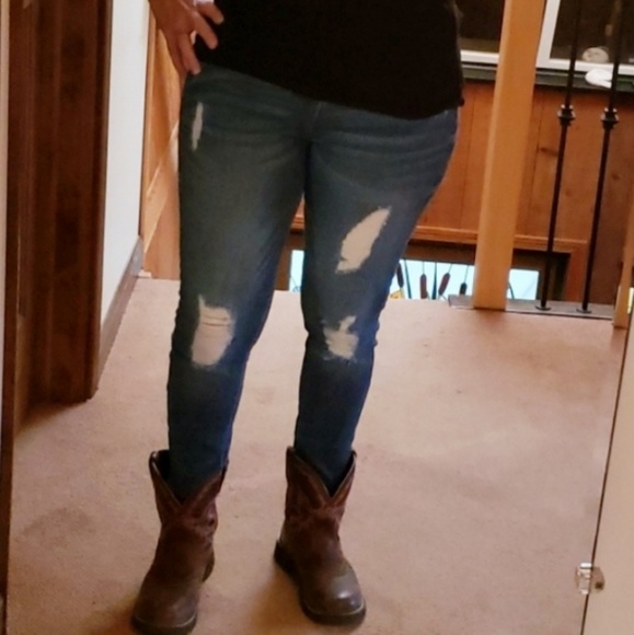 High Waisted Jean - Picture 3 of 6